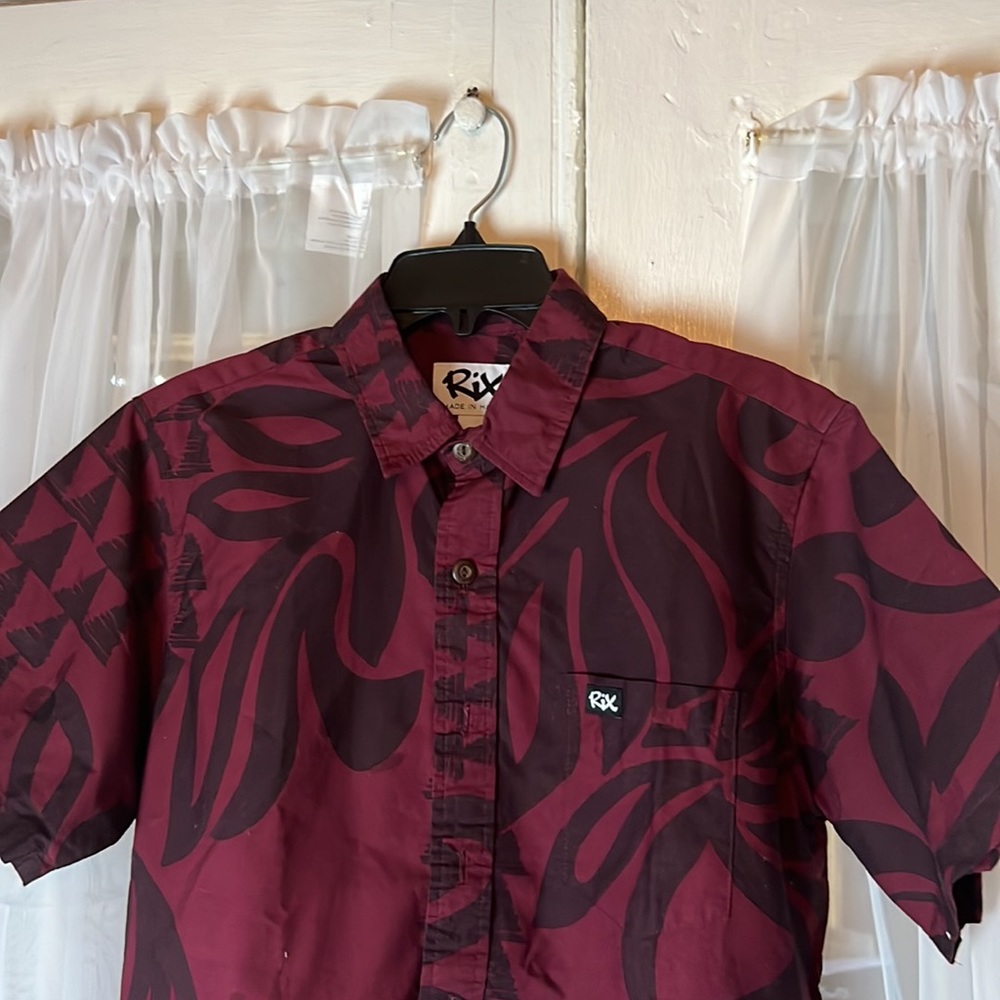 Rix HALAU Classic Fit Hawaiian Shirt Men’s Medium Burgundy
